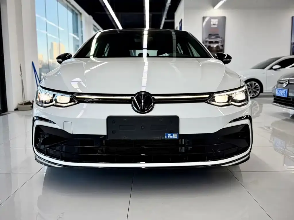 Volkswagen Golf 2022 из CN, фото 2