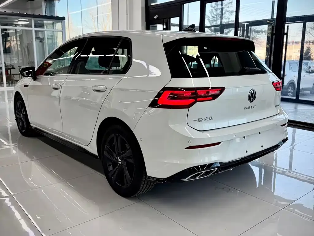 Volkswagen Golf 2022 из CN, фото 3