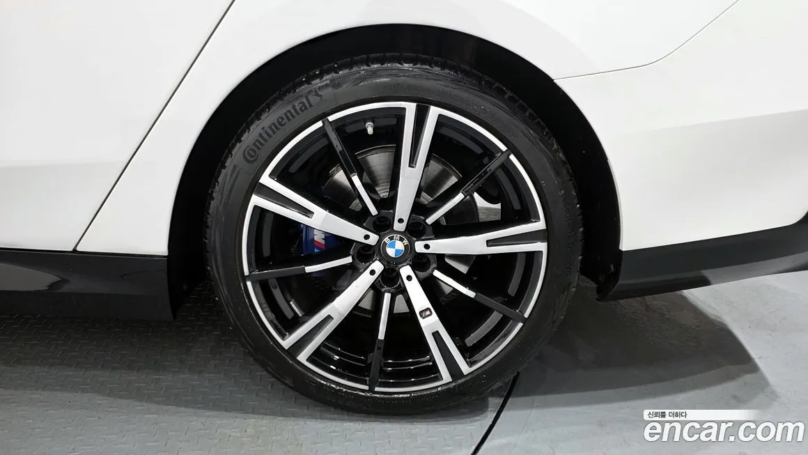 BMW 5-Series 2024 из KR, фото 10