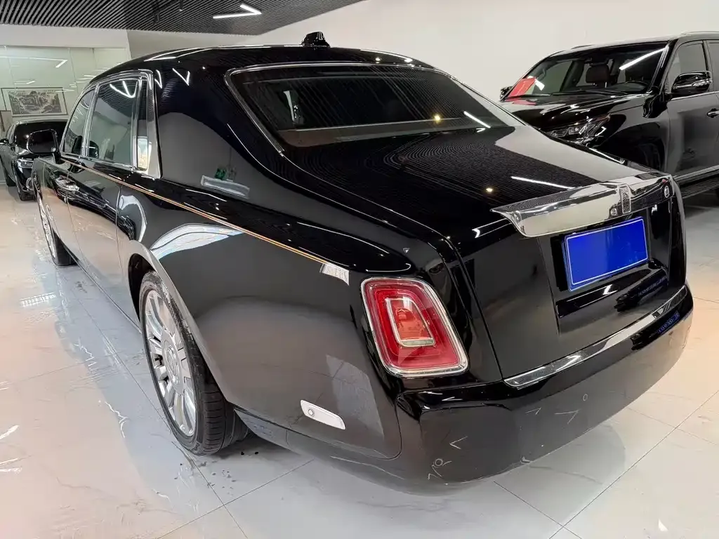 Rolls-Royce Phantom 2022 из CN, фото 3