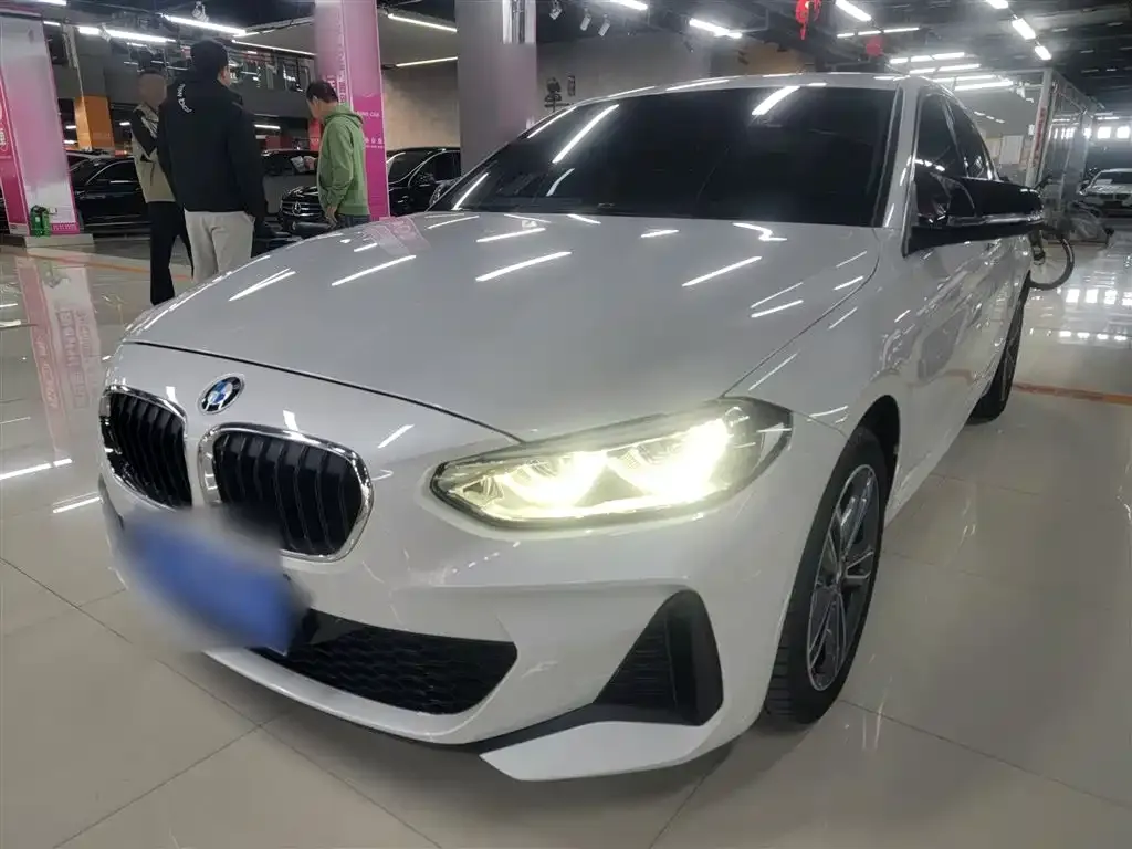 BMW 1 Series 2021 из CN, фото 1