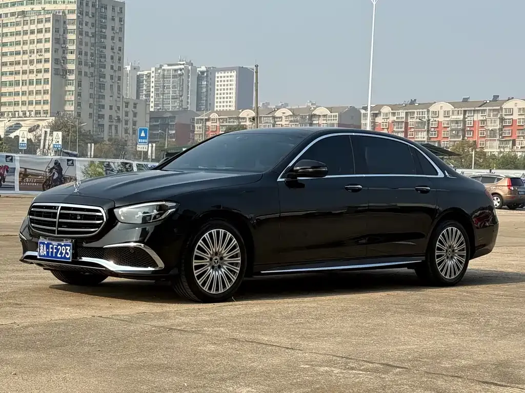 Mercedes-Benz E-Class — фото 8