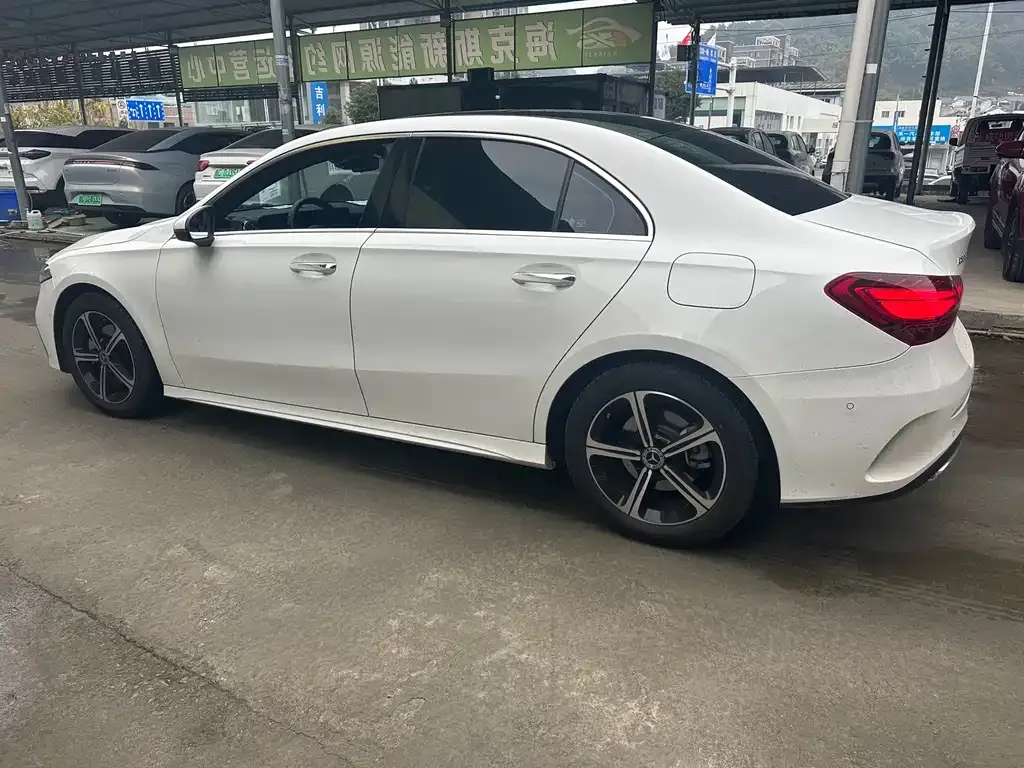Mercedes-Benz A-Class 2023 из CN, фото 7