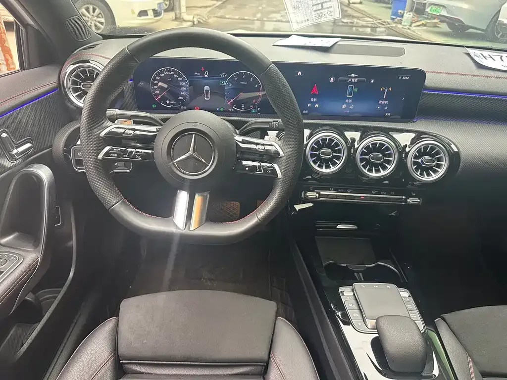 Mercedes-Benz A-Class 2023 из CN, фото 3