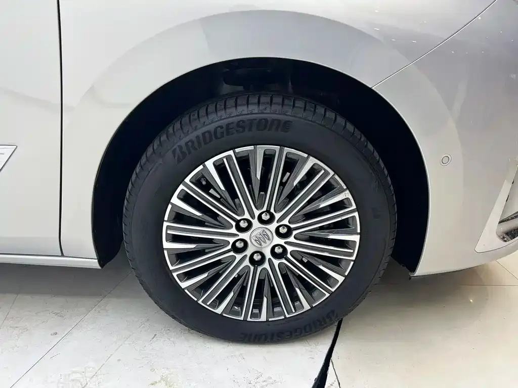 Buick GL8 Hybrid 2024 из CN, фото 7