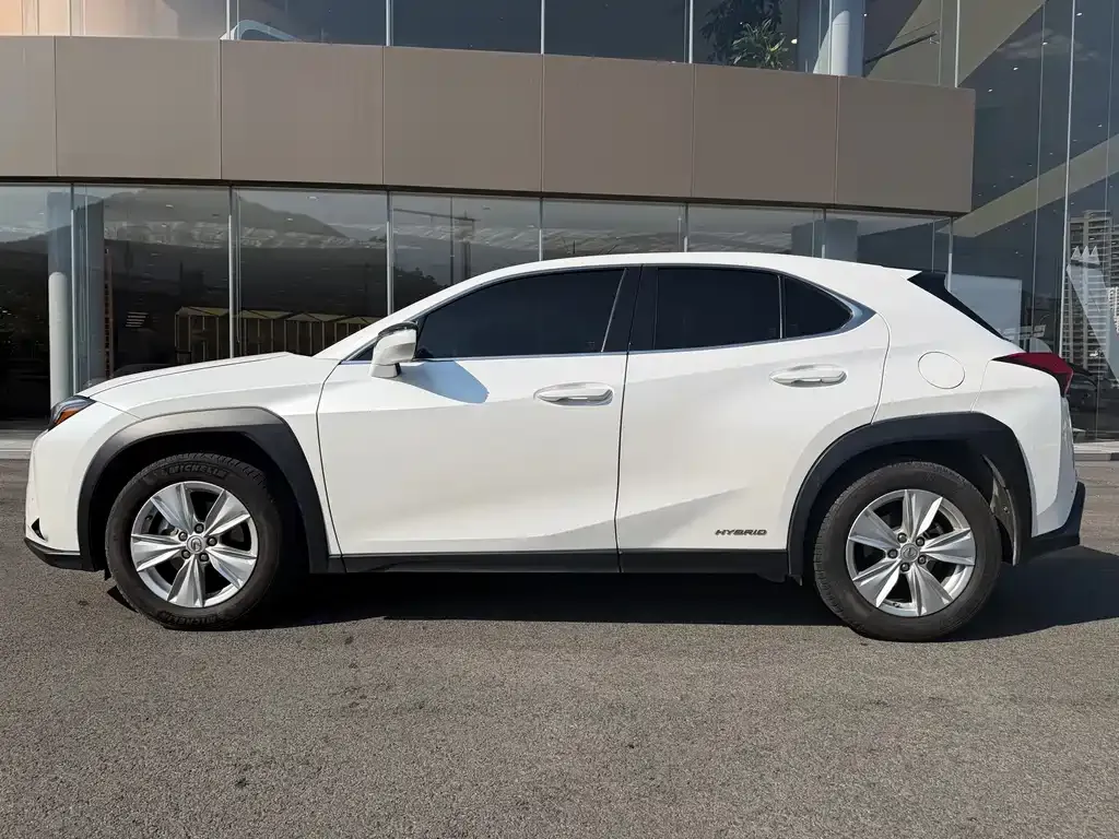 Lexus UX — фото 7
