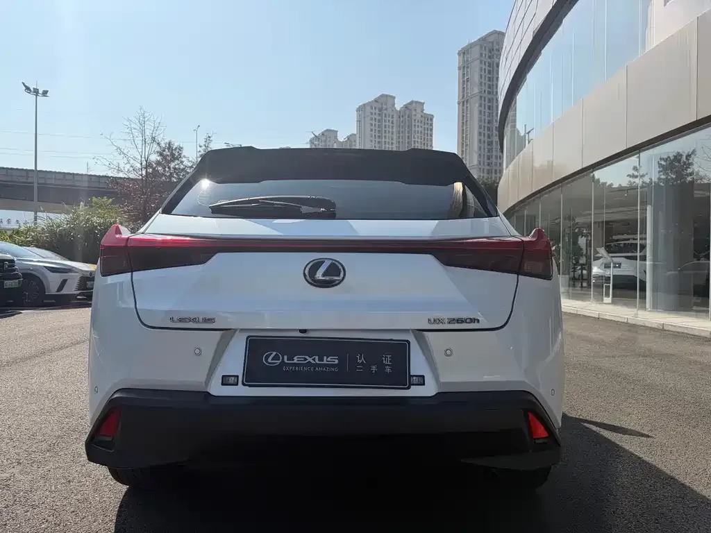 Lexus UX — фото 9