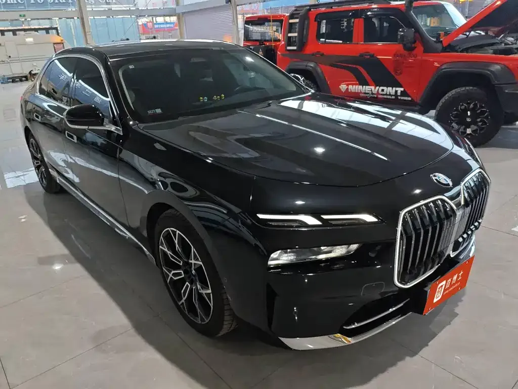 BMW 7 Series 2023 из CN, фото 6