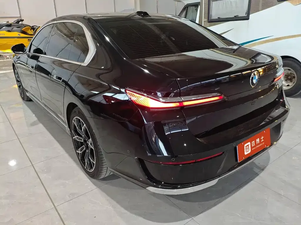 BMW 7 Series 2023 из CN, фото 4