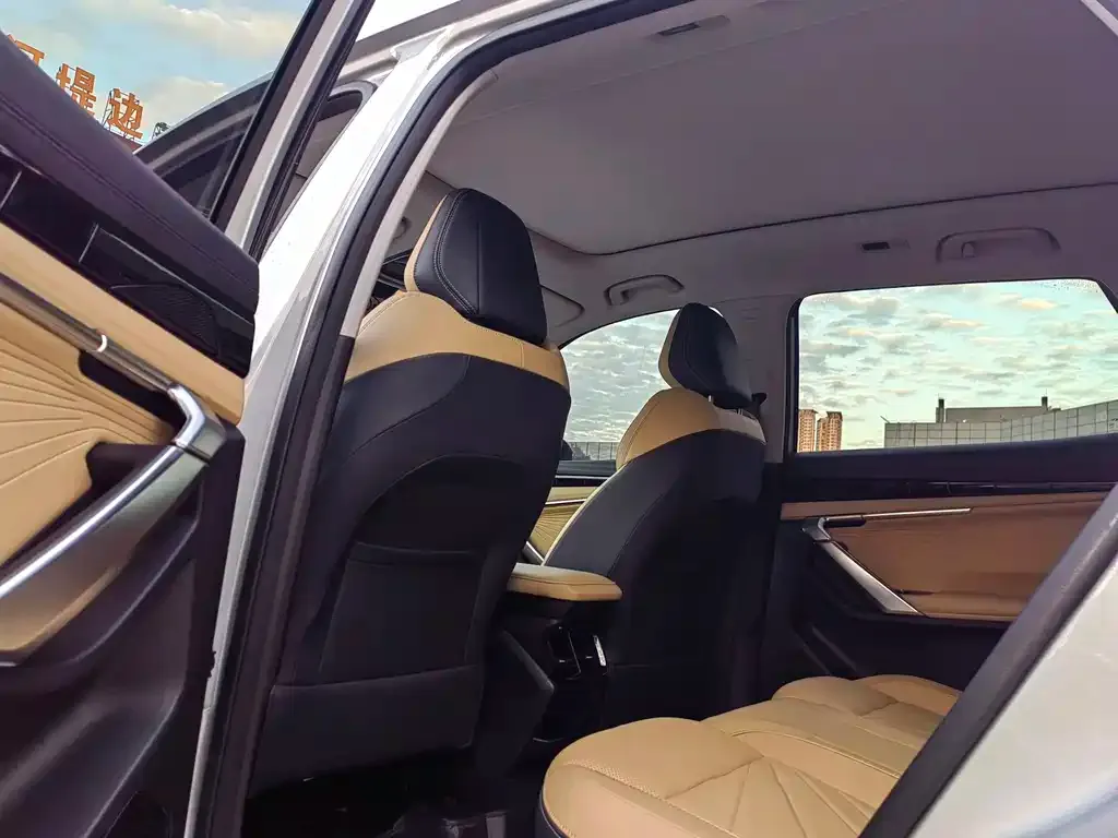 Geely Boyue L 2024 из CN, фото 3