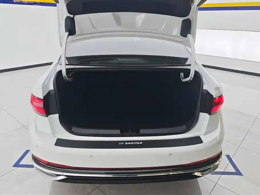 Volkswagen Sagitar 2023 из CN, фото 4