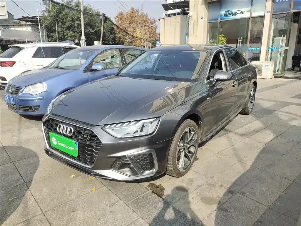 Audi A4L 2022 из CN, фото 1