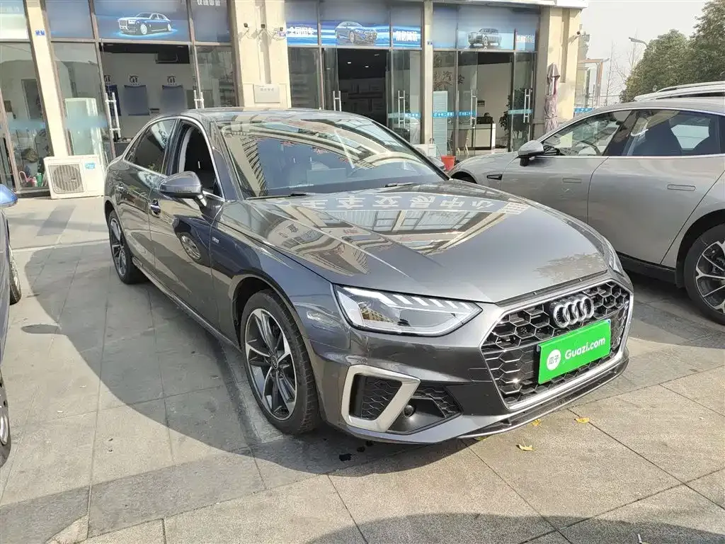 Audi A4L 2022 из CN, фото 4