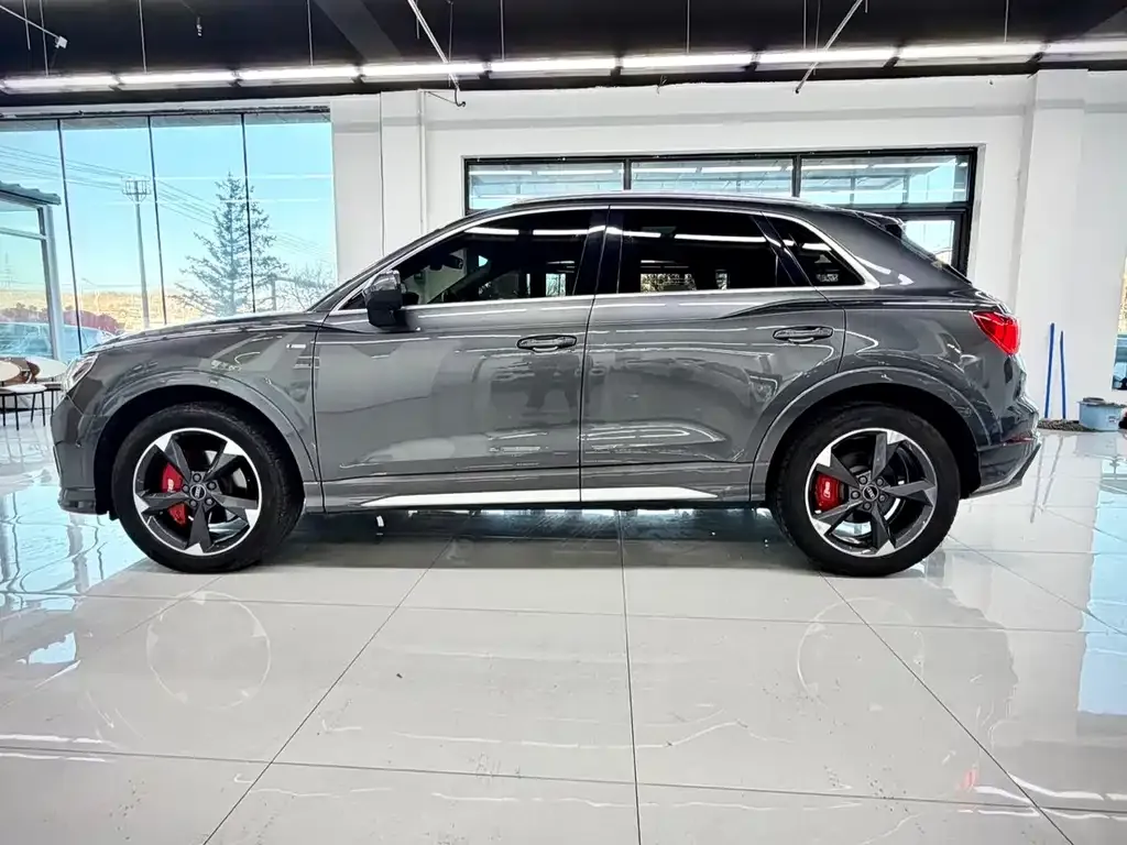 Audi Q3 2021 из CN, фото 3