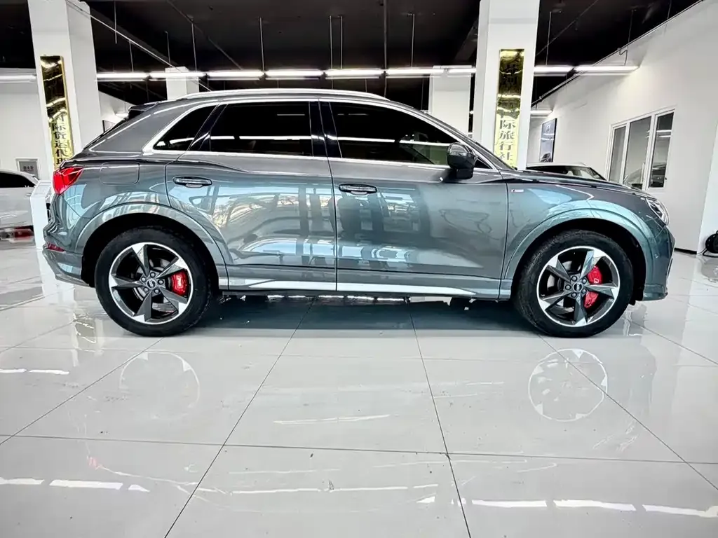 Audi Q3 2021 из CN, фото 8