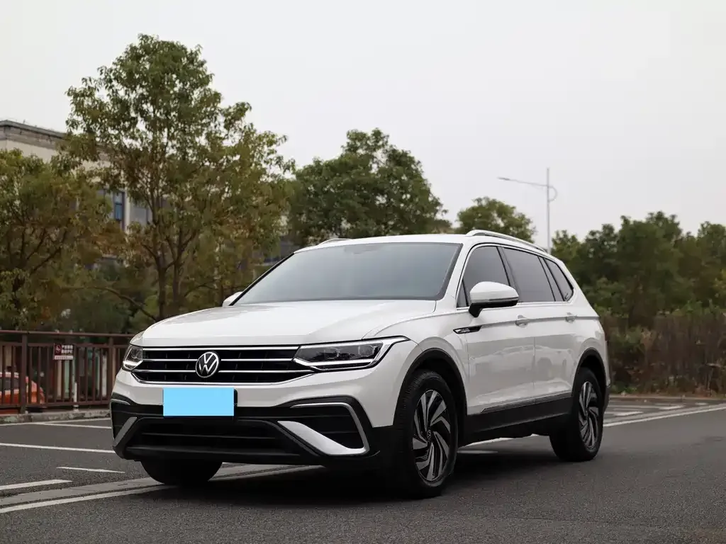 Volkswagen Tiguan L 2021 из CN, фото 1