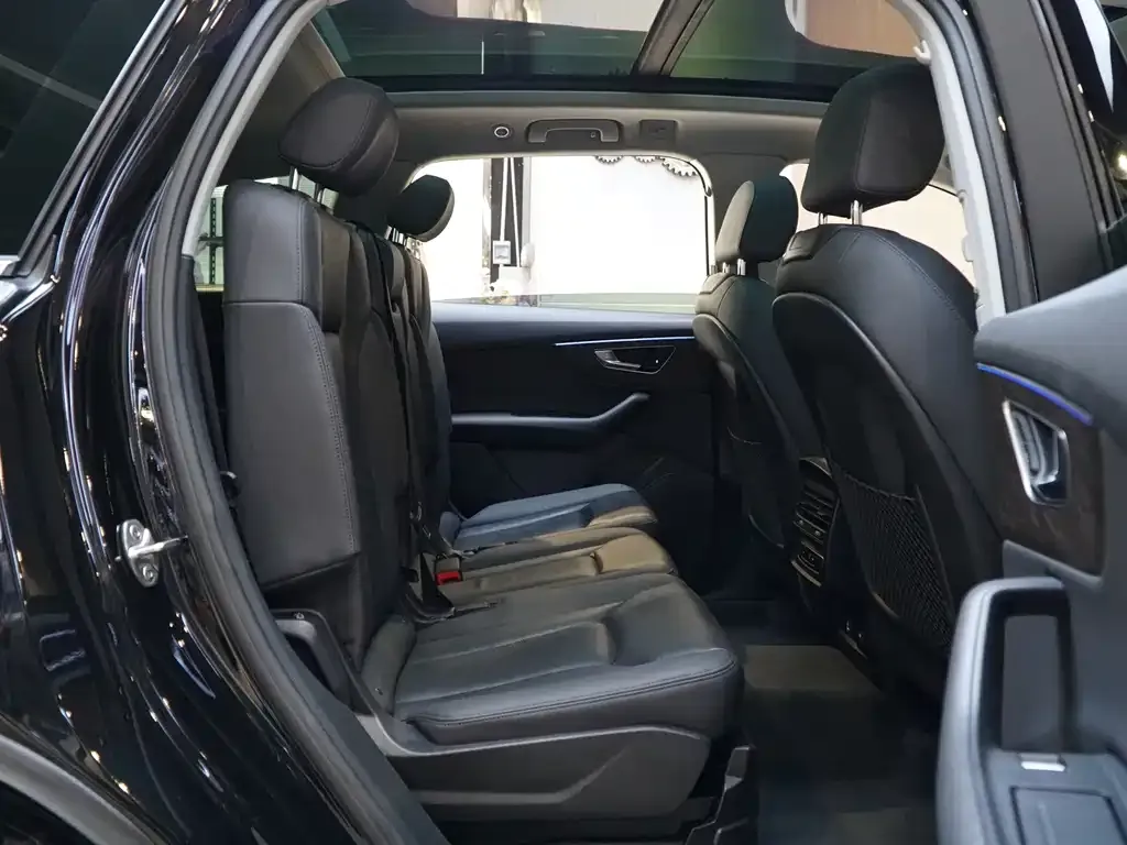 Audi Q7 2022 из CN, фото 3
