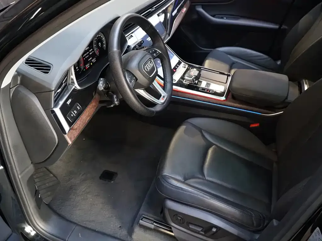 Audi Q7 2022 из CN, фото 2