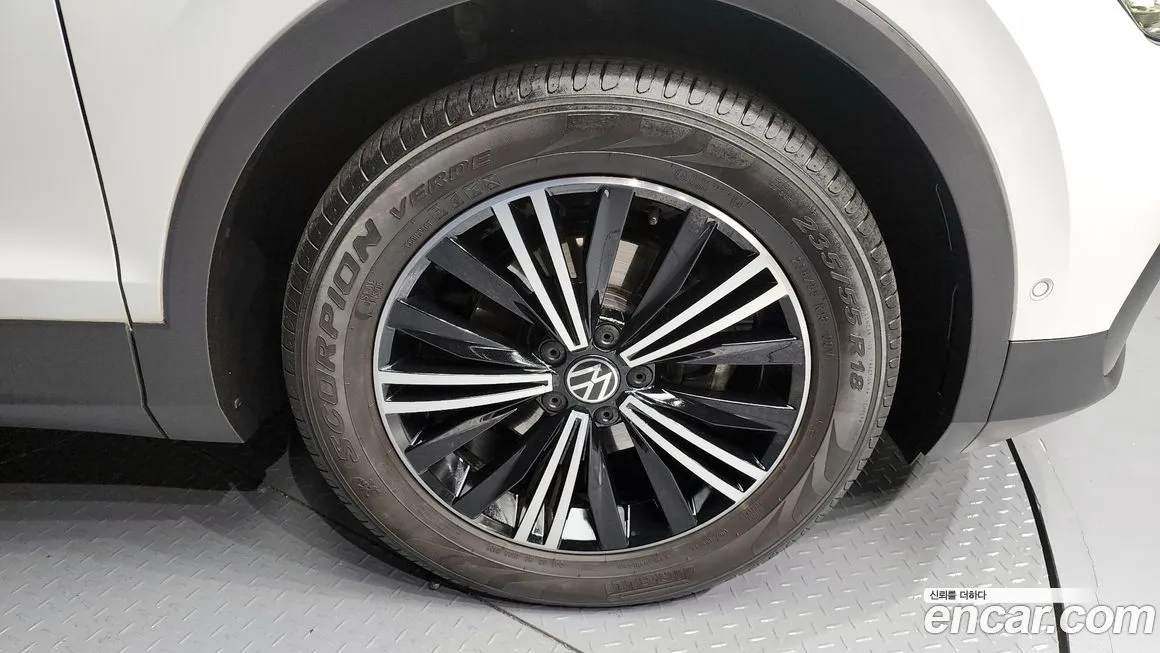Volkswagen Tiguan 2021 из KR, фото 5
