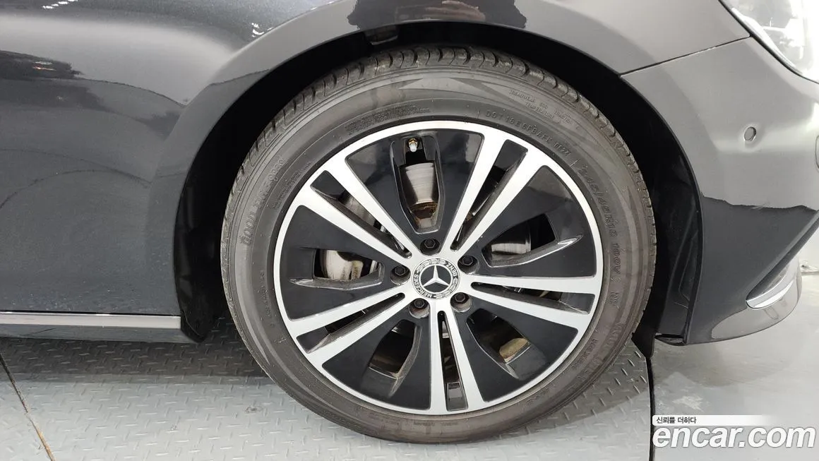 Mercedes-Benz E-Class 2021 из KR, фото 7
