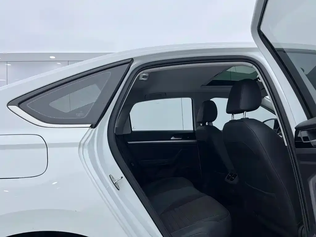 Volkswagen Lavida 2022 из CN, фото 6