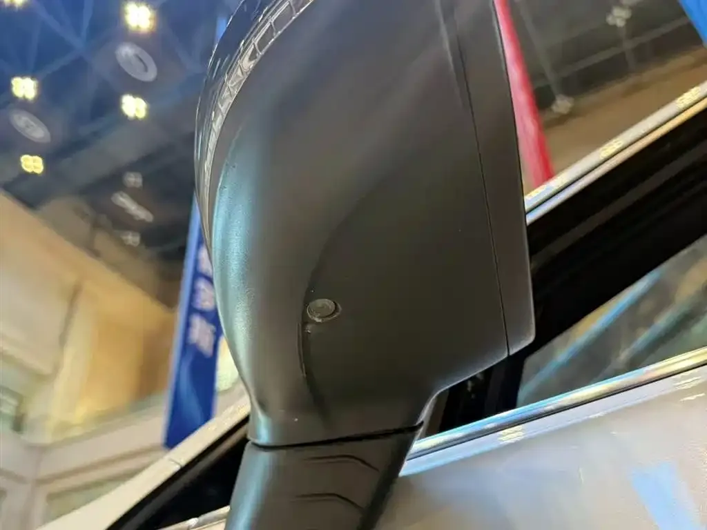 Volkswagen Golf 2023 из CN, фото 2