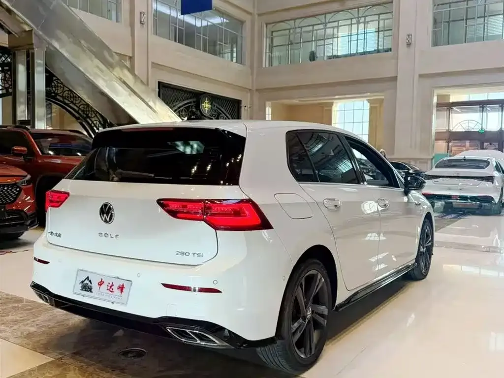 Volkswagen Golf 2023 из CN, фото 8