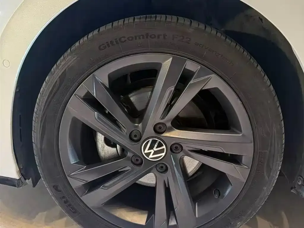 Volkswagen Golf 2023 из CN, фото 4