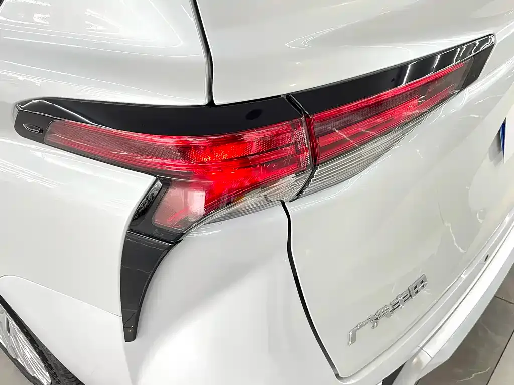 Toyota Sienna 2024 из CN, фото 2