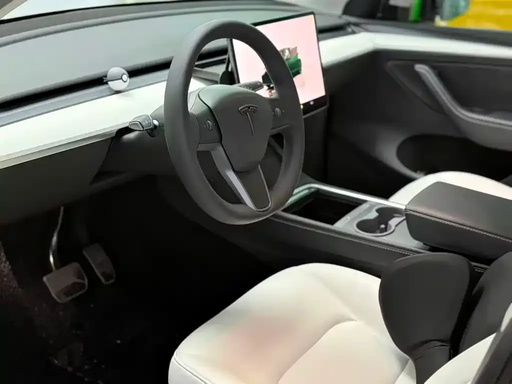 Tesla Model Y 2022 из CN, фото 8