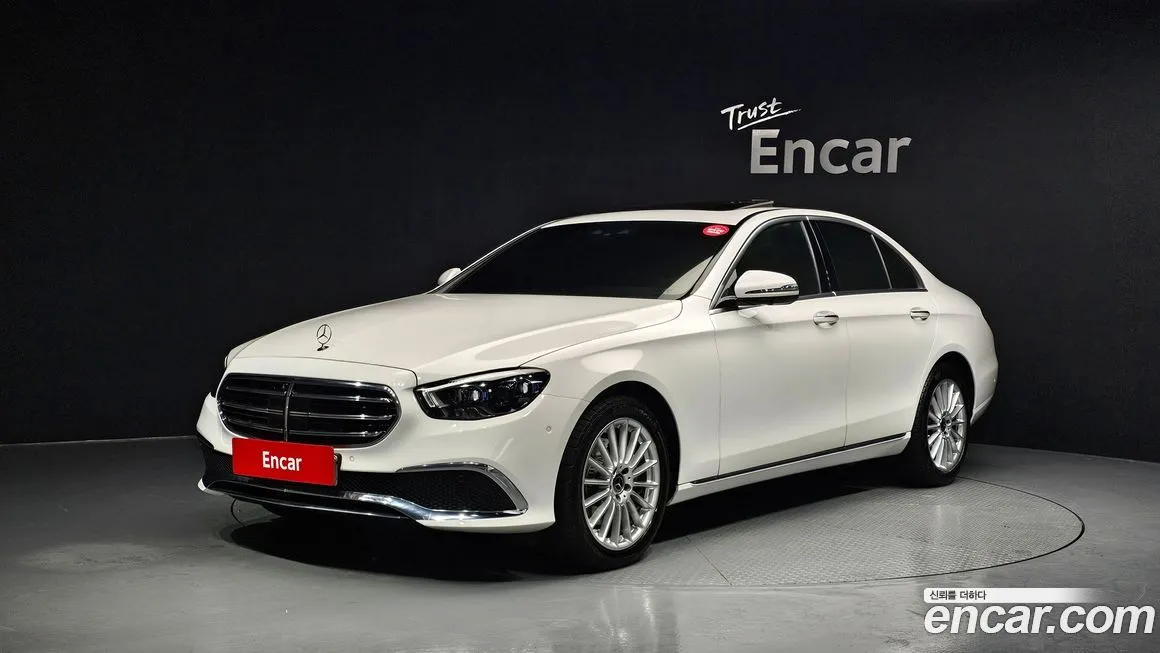 Mercedes-Benz E-Class — фото 1