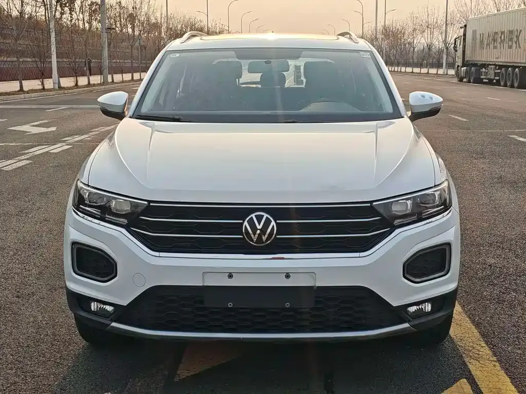 Volkswagen T-Roc — фото 2
