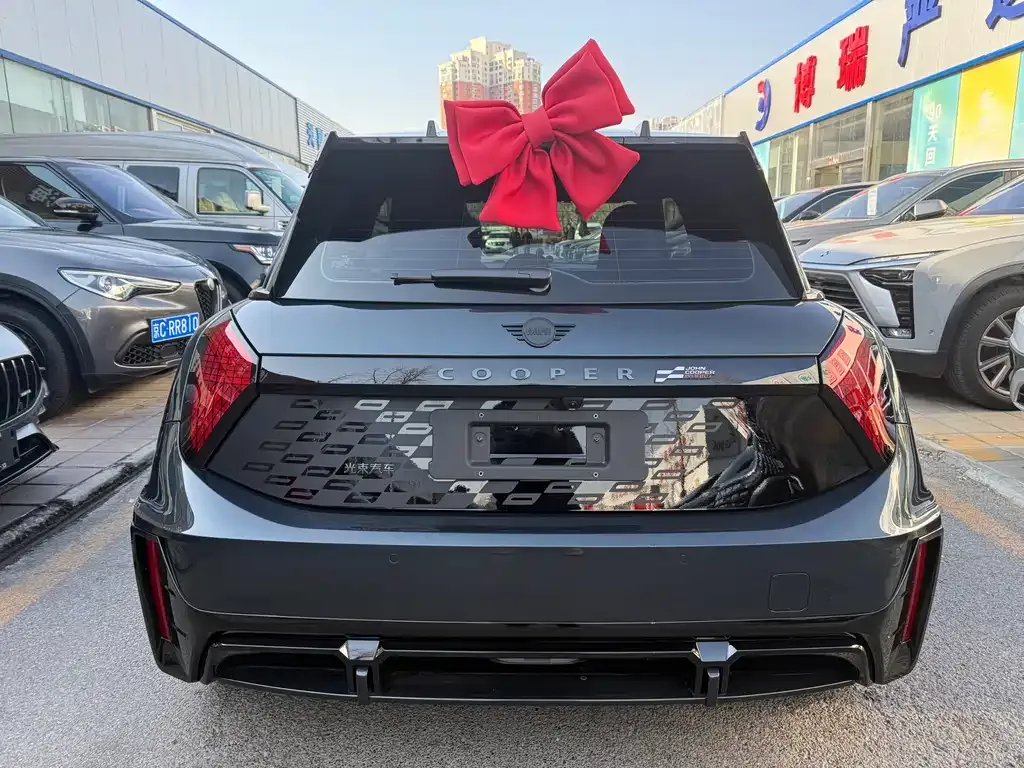 MINI JCW Electric 2025 из CN, фото 6
