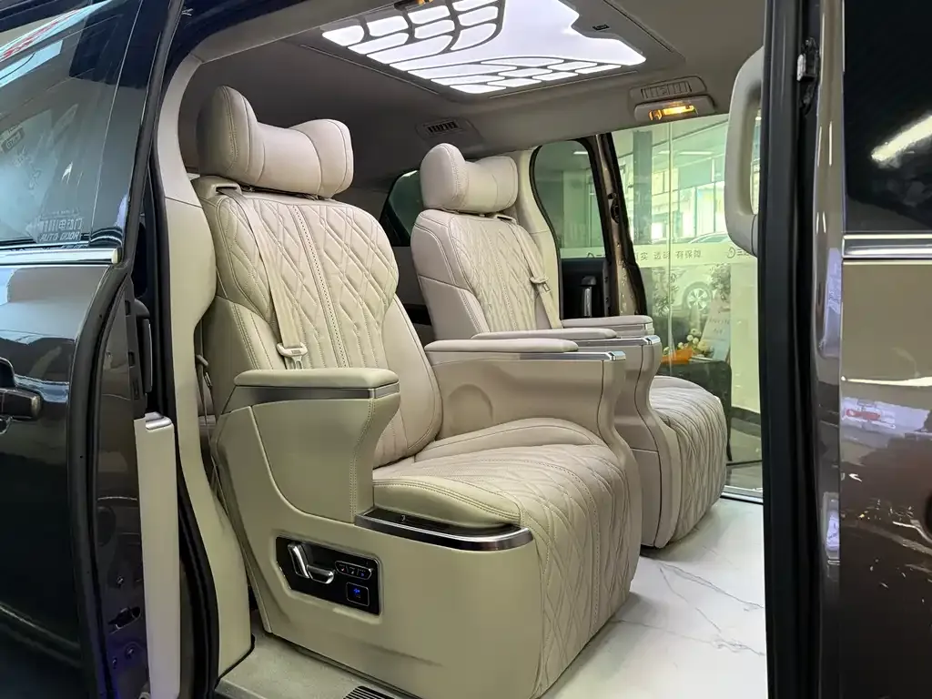 Buick GL8 2023 из CN, фото 8
