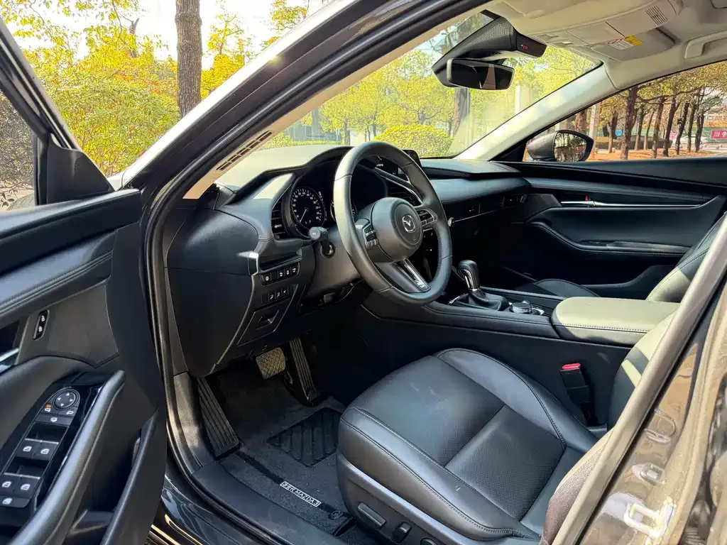 Mazda 3 Axela 2024 из CN, фото 3