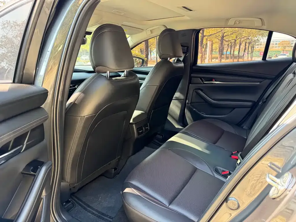 Mazda 3 Axela 2024 из CN, фото 4