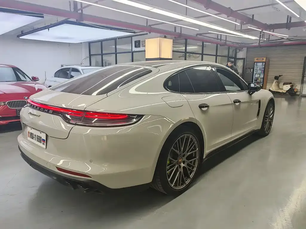 Porsche Panamera Hybrid 2023 из CN, фото 5