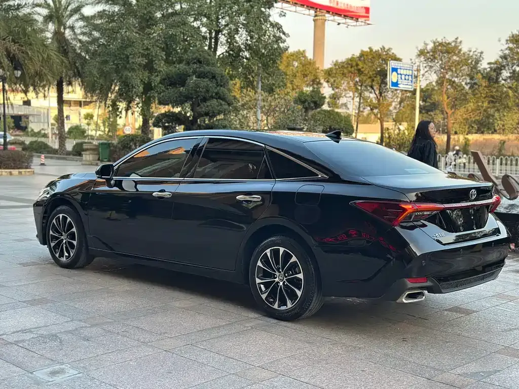 Toyota Avalon — фото 9