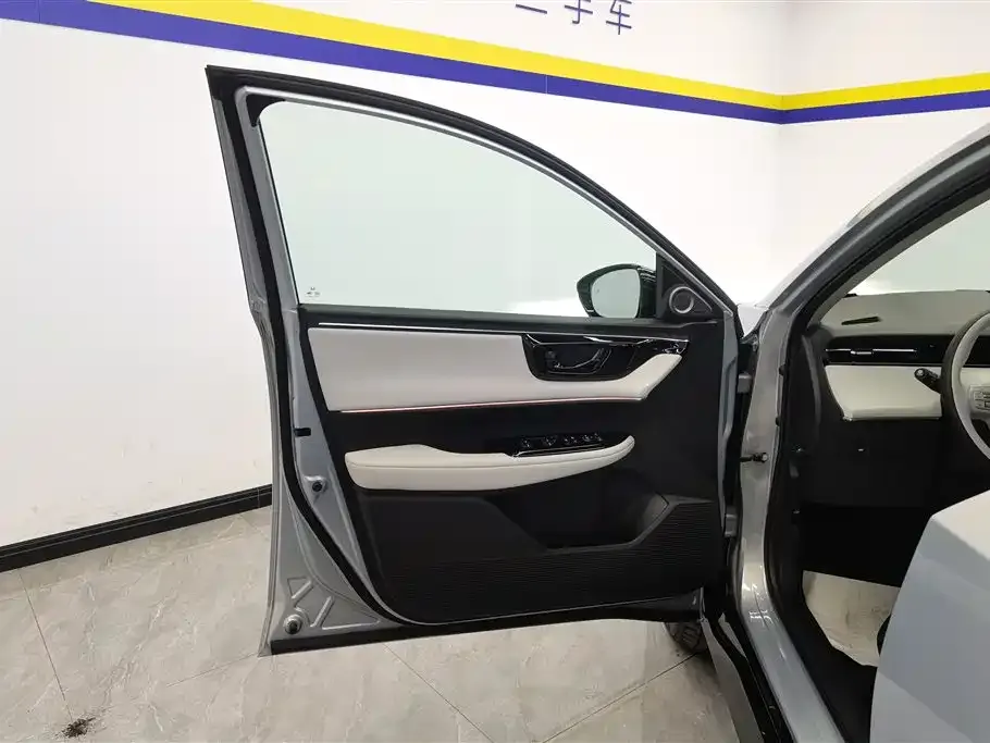 Honda e:NP2 2025 из CN, фото 2