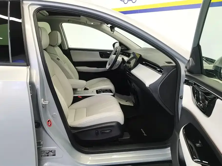 Honda e:NP2 2025 из CN, фото 10