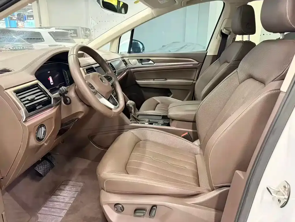 Volkswagen Viloran 2021 из CN, фото 3