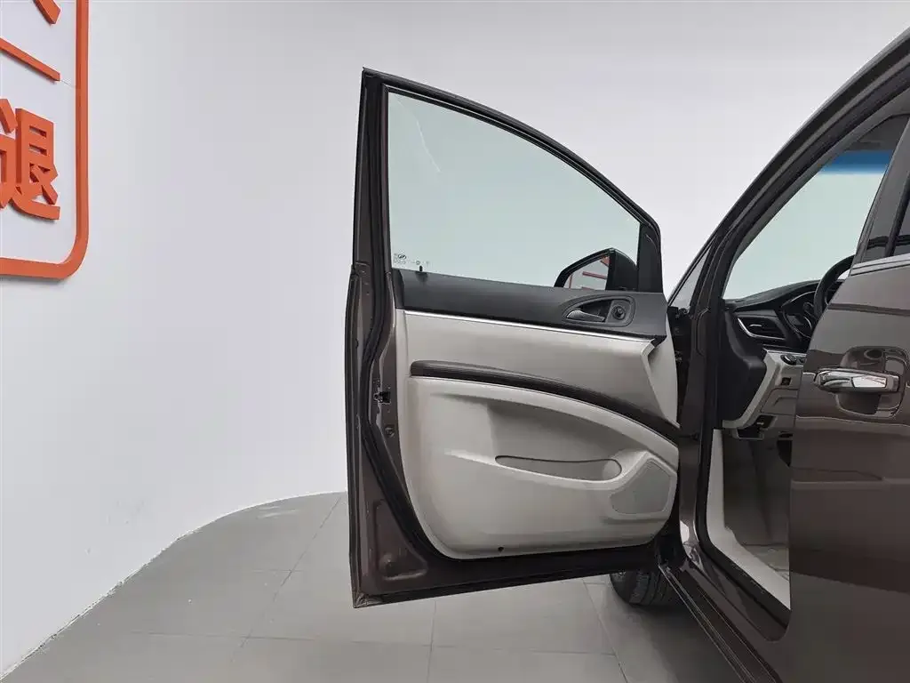 Buick GL8 2021 из CN, фото 6