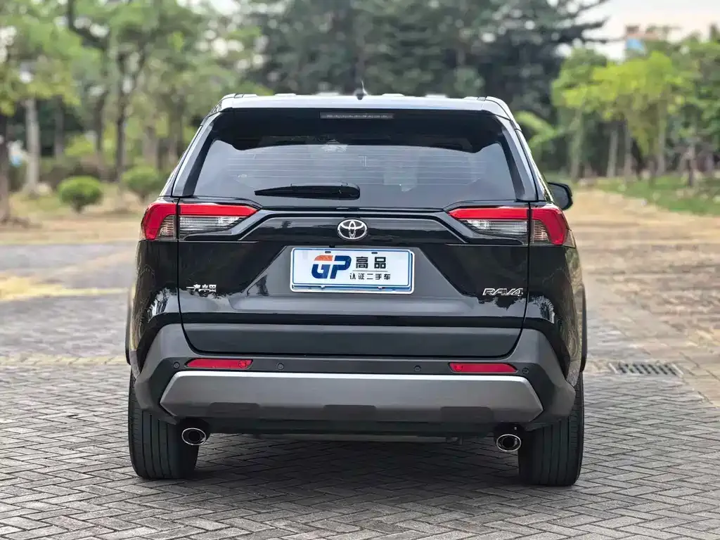 Toyota RAV4 — фото 6