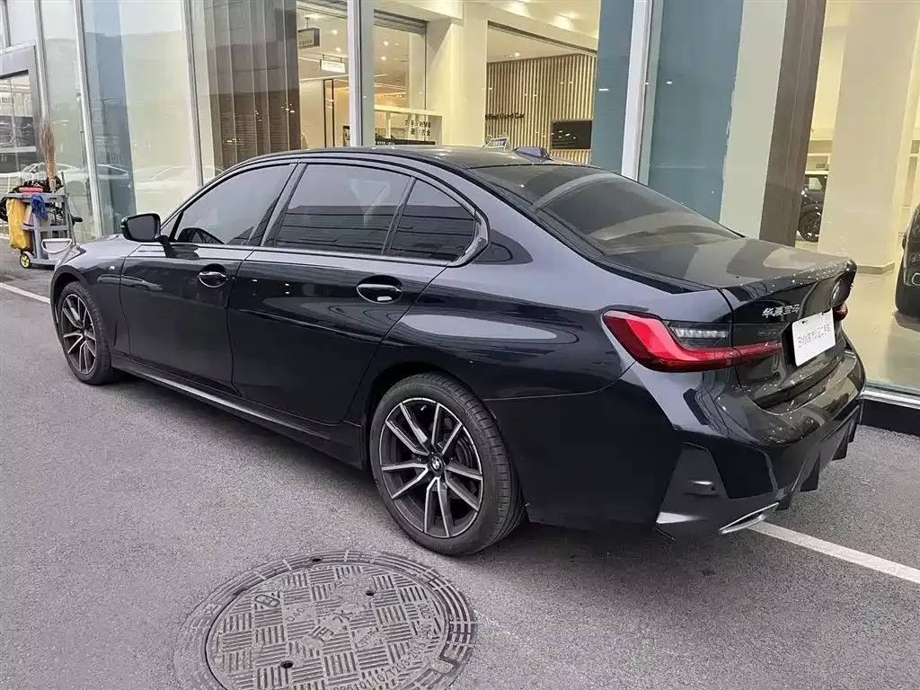 BMW 3 Series 2024 из CN, фото 8
