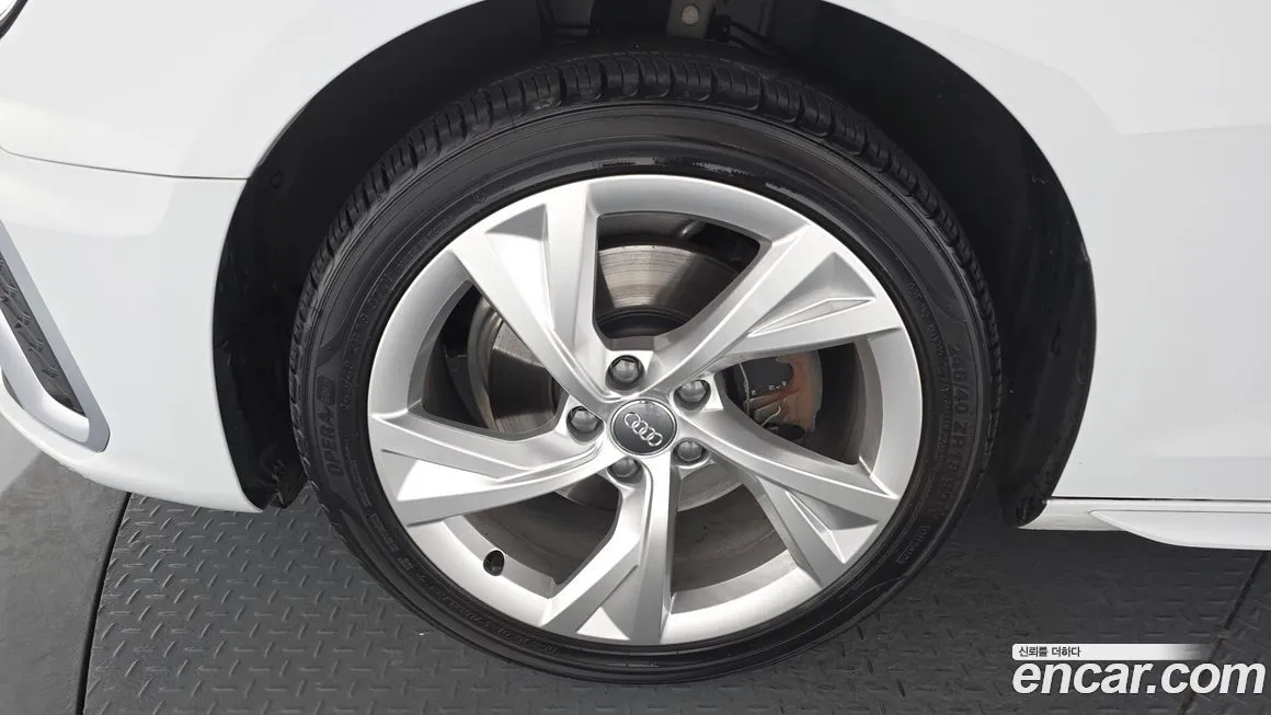 Audi A4 2021 из KR, фото 7