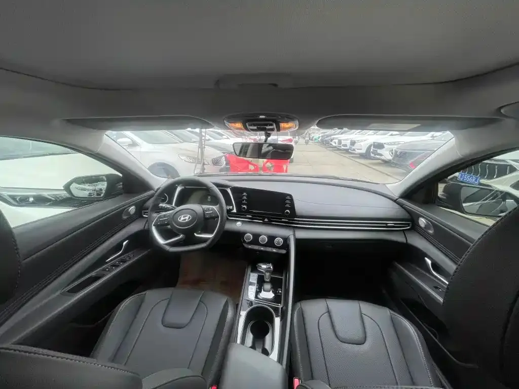 Hyundai Elantra 2024 из CN, фото 2
