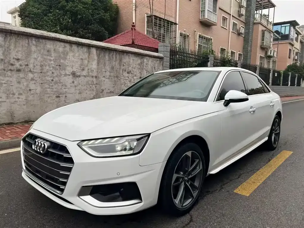 Audi A4L 2021 из CN, фото 1