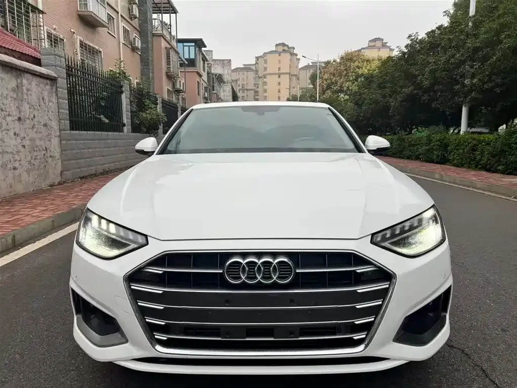 Audi A4L 2021 из CN, фото 2