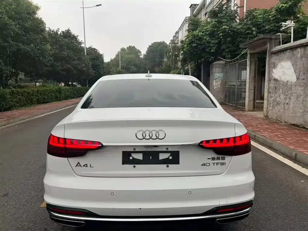 Audi A4L 2021 из CN, фото 9