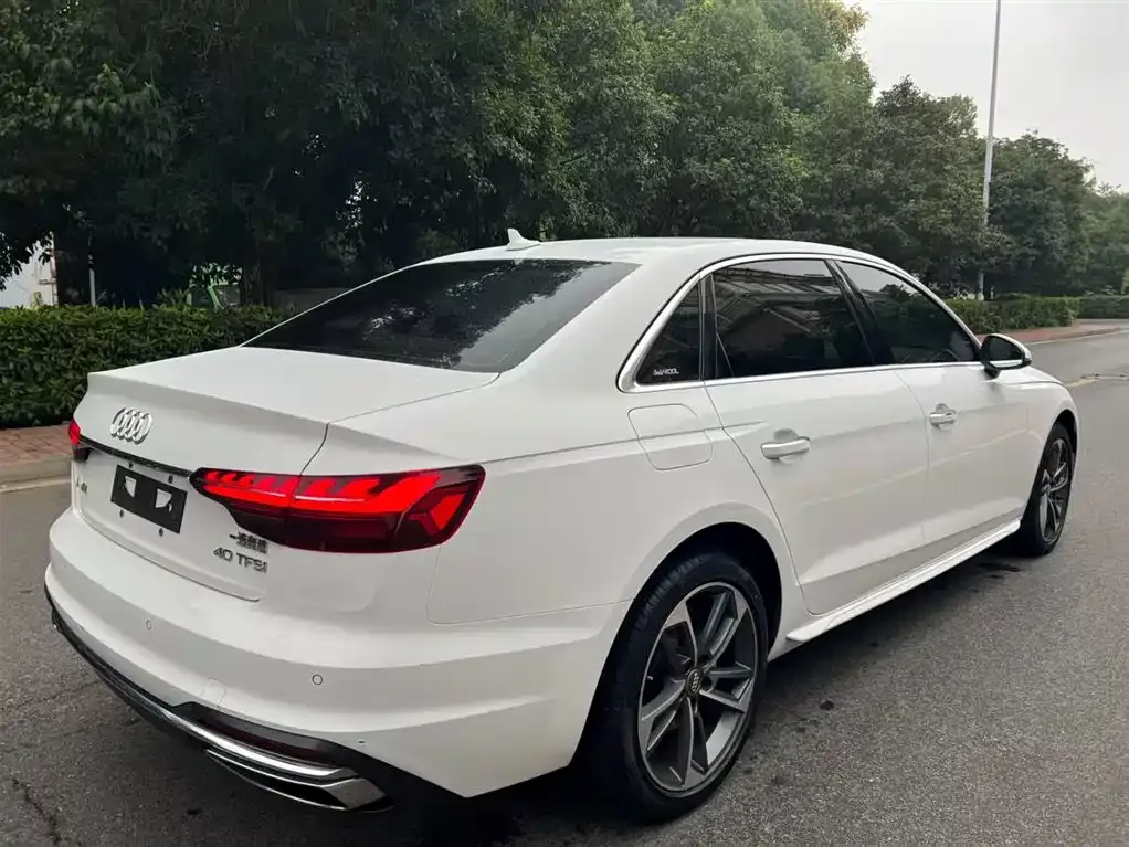 Audi A4L 2021 из CN, фото 5